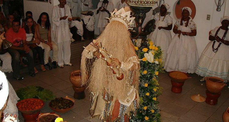 Babalu Aye: Orisha mayor y santo muy venerado